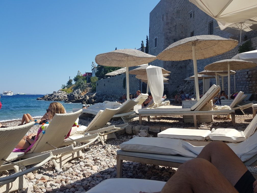 Mikro Kamini-Hydra必去景点