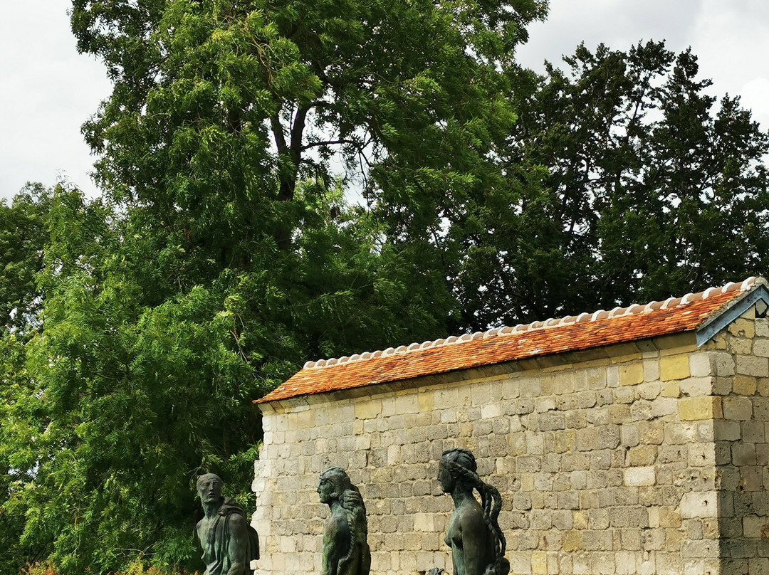 Donjon de Vez-Vez必去景点