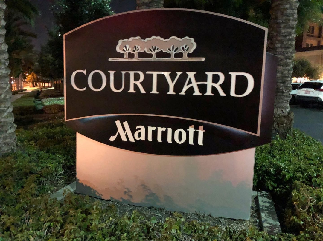 长滩机场万怡酒店主图