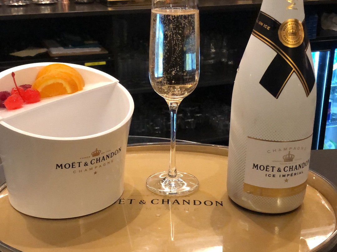 Hythe Imperial Moet & Chandon Bar景点图片