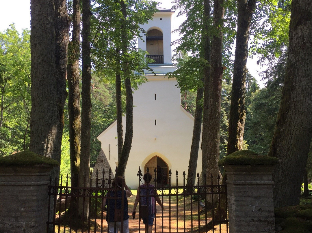 Esku Chapel and Cemetery-Vihula必去景点