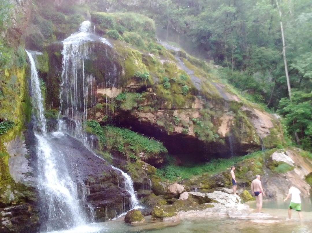 Virje Waterfall景点图片