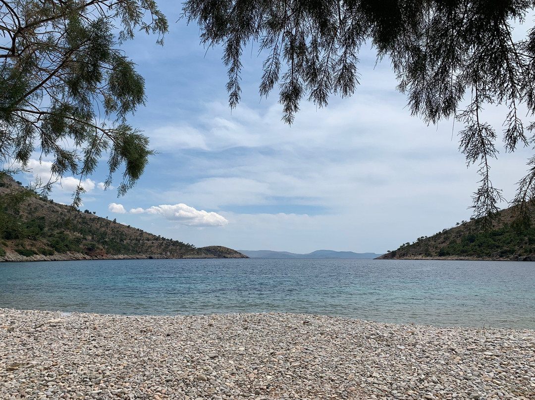 Paralia Elinta-Agios Georgios Sikousis必去景点