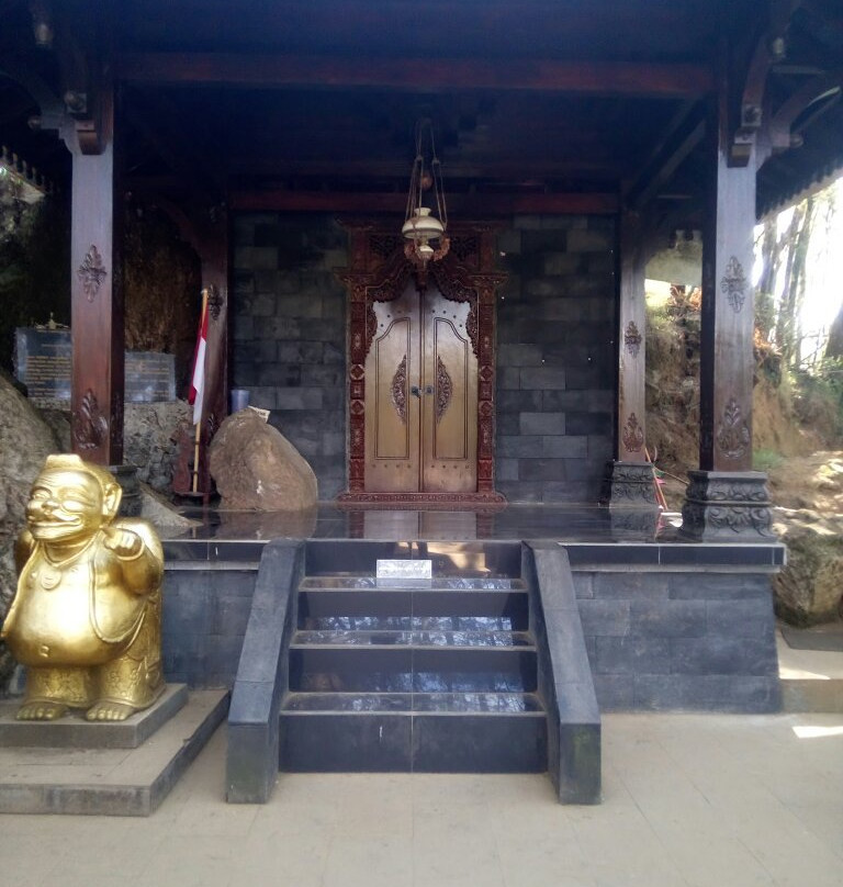 Semar Cave景点图片