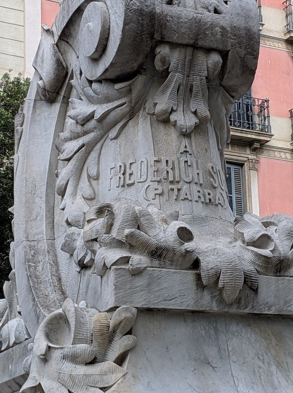 Monument to Frederic Soler i Hubert景点图片