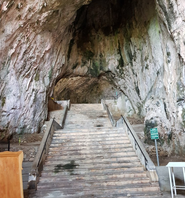Diocesan Sanctuary of Madonna della Grotta景点图片