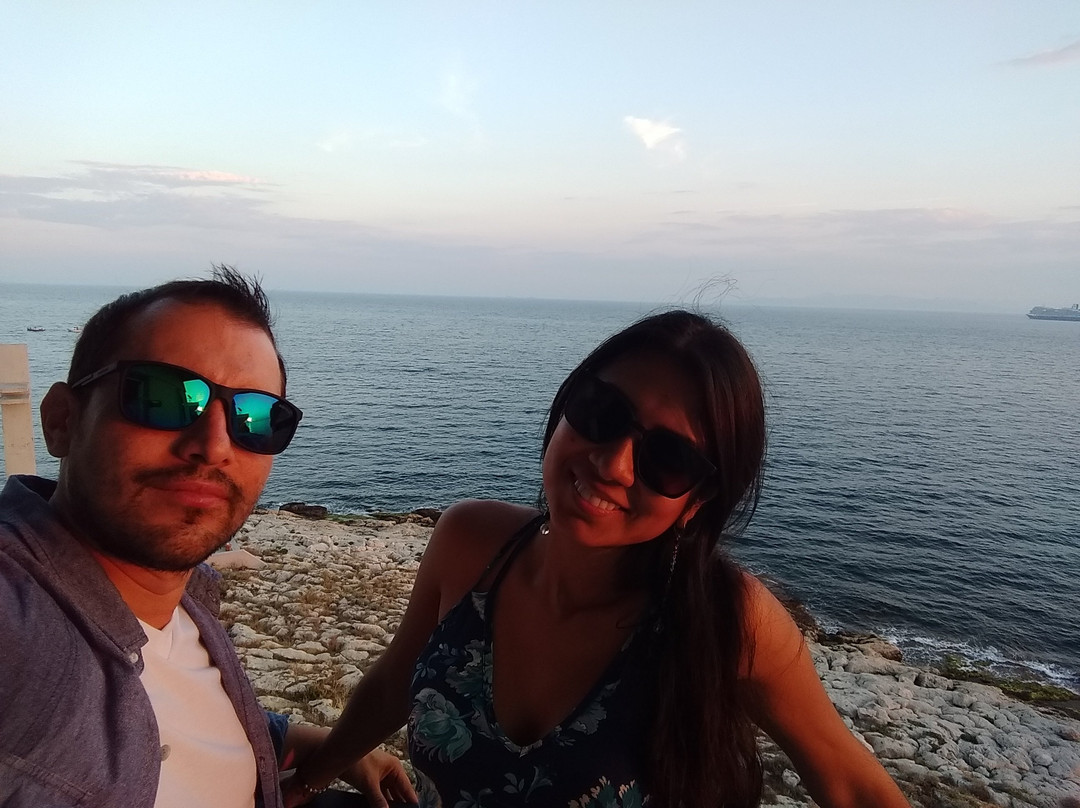 Queens Leriotis Hotel主图