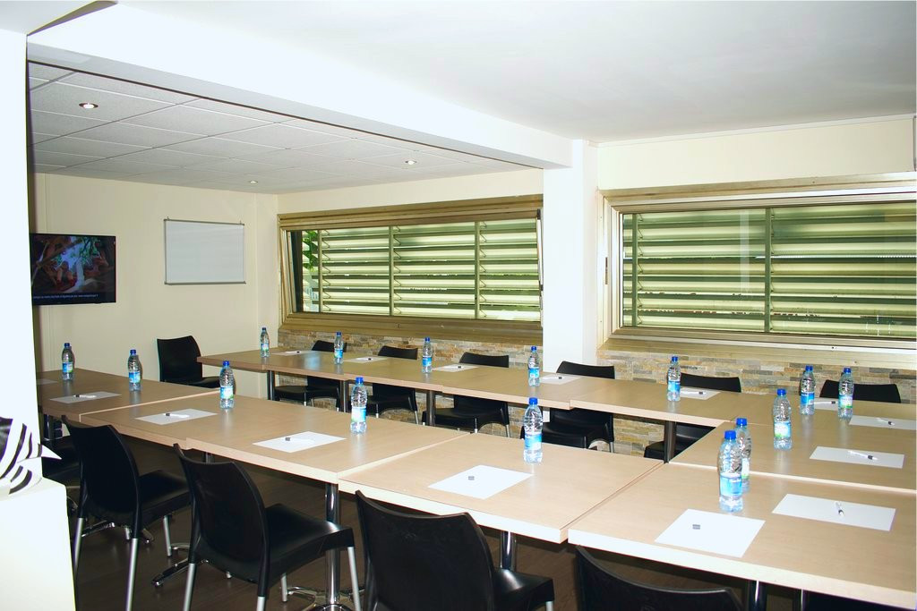 巴黎贝斯特维斯特主图