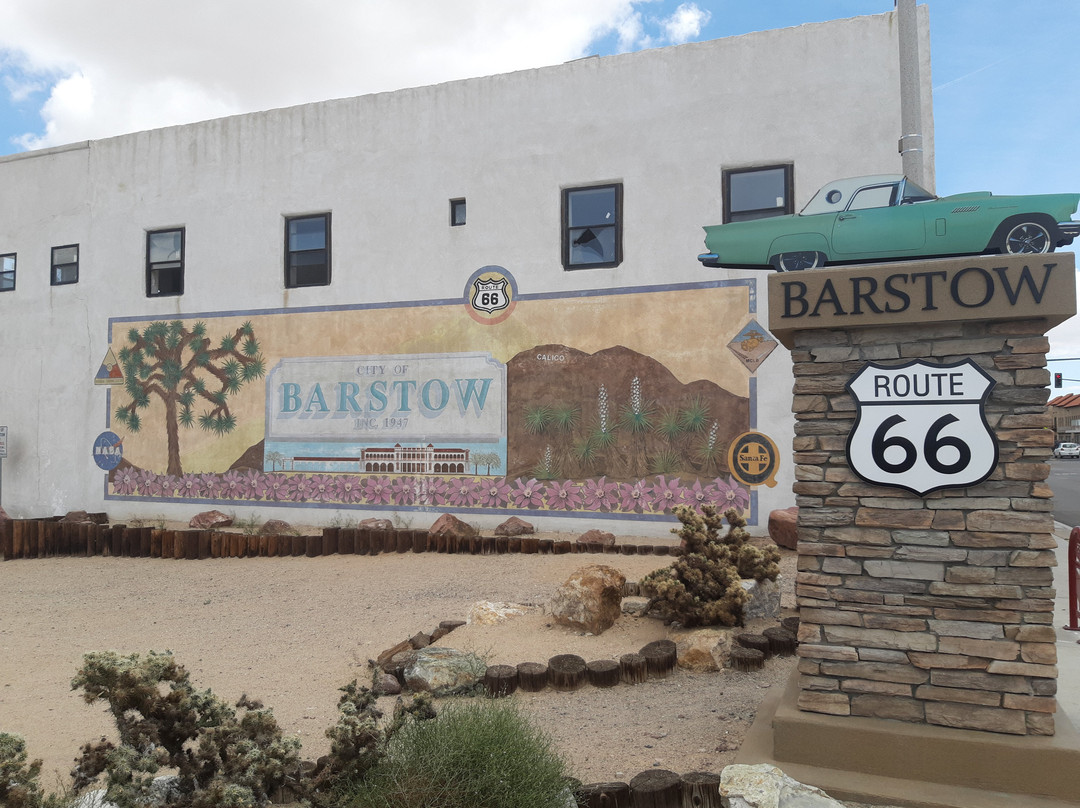 Main Street Murals-巴斯托必去景点