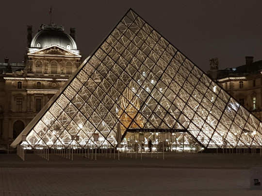 M Cab Prestige-鲁瓦西必去景点