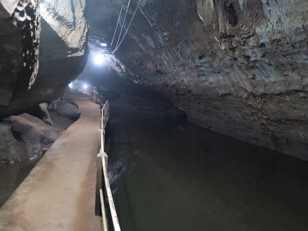 Dragon Cave景点图片