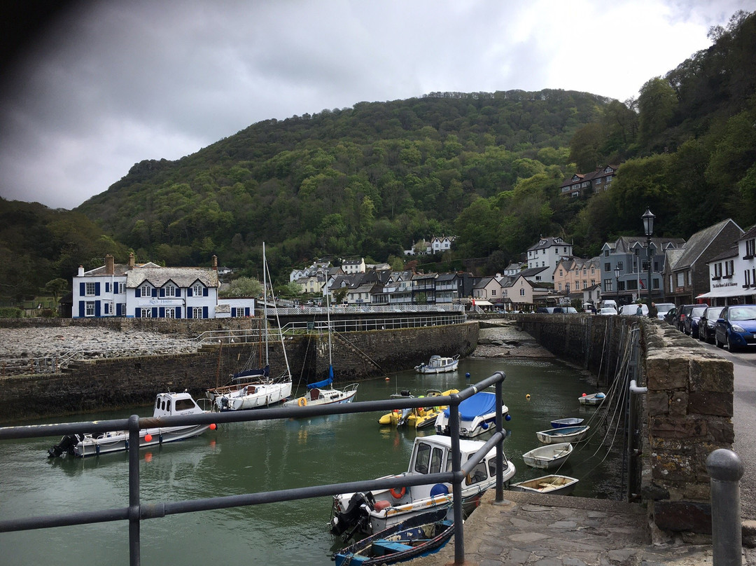 The Crown Hotel主图