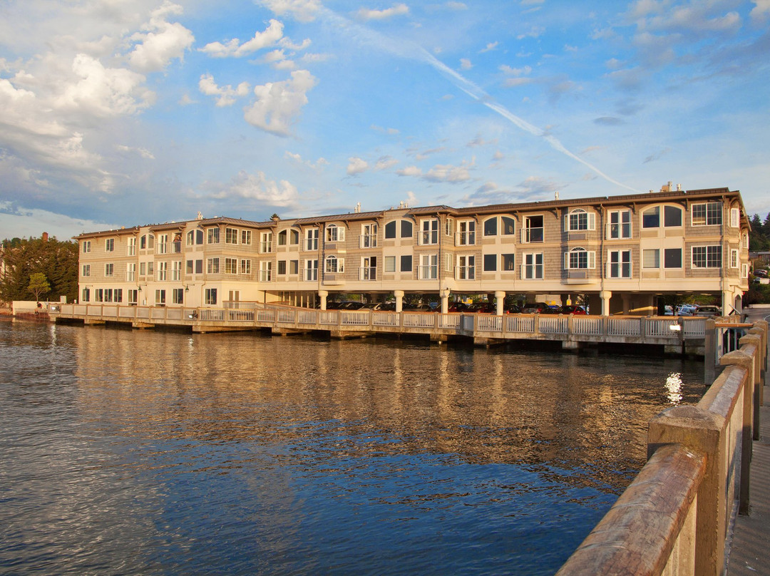 银云客栈酒店-慕基特奥海滨主图