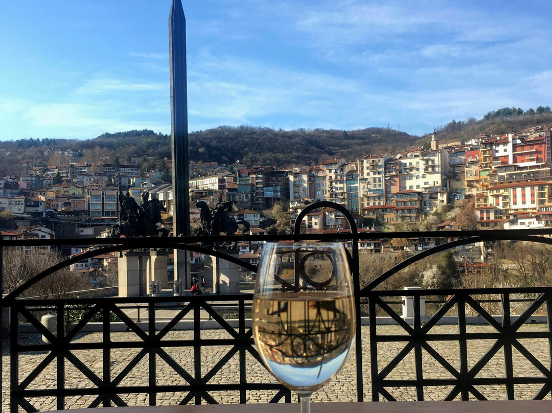 The Gallery-大特尔诺沃必去景点