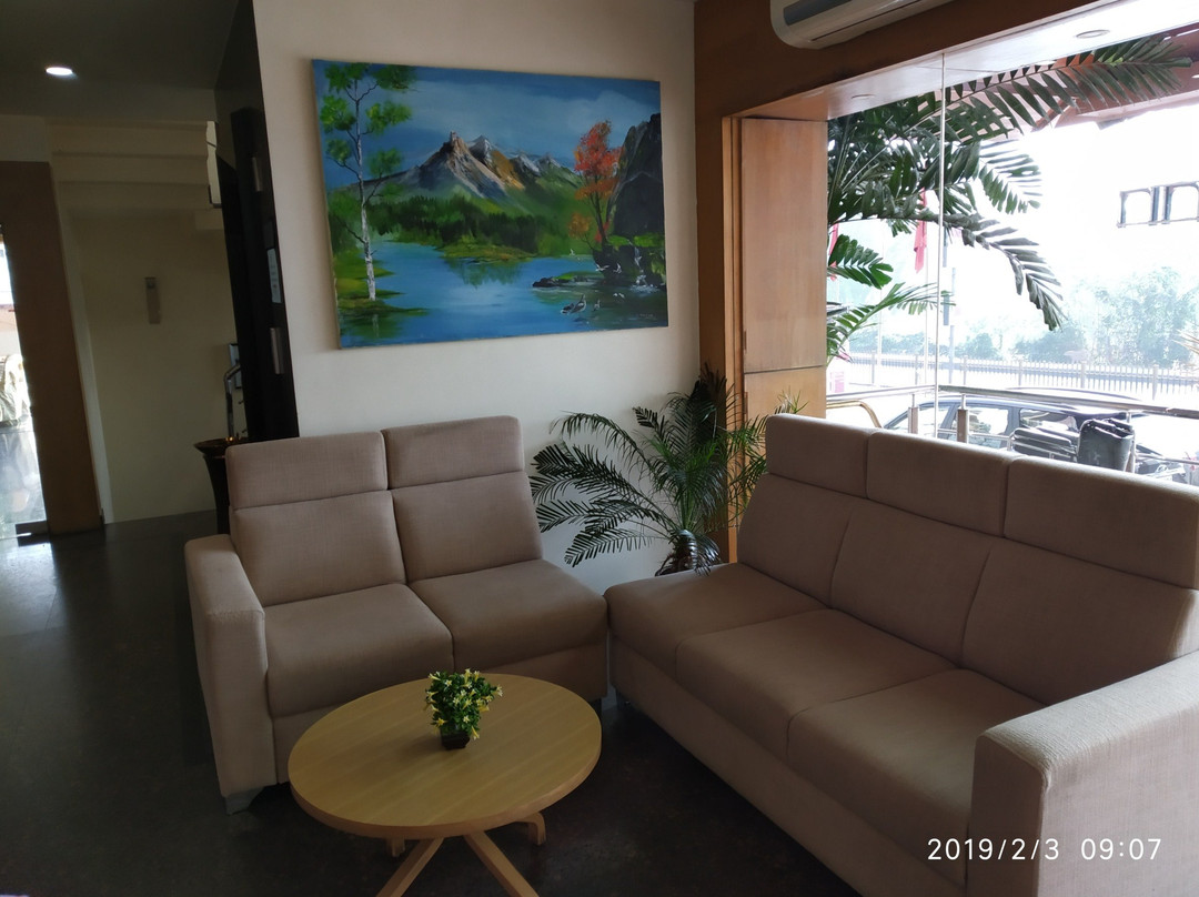 Green View Hotel主图