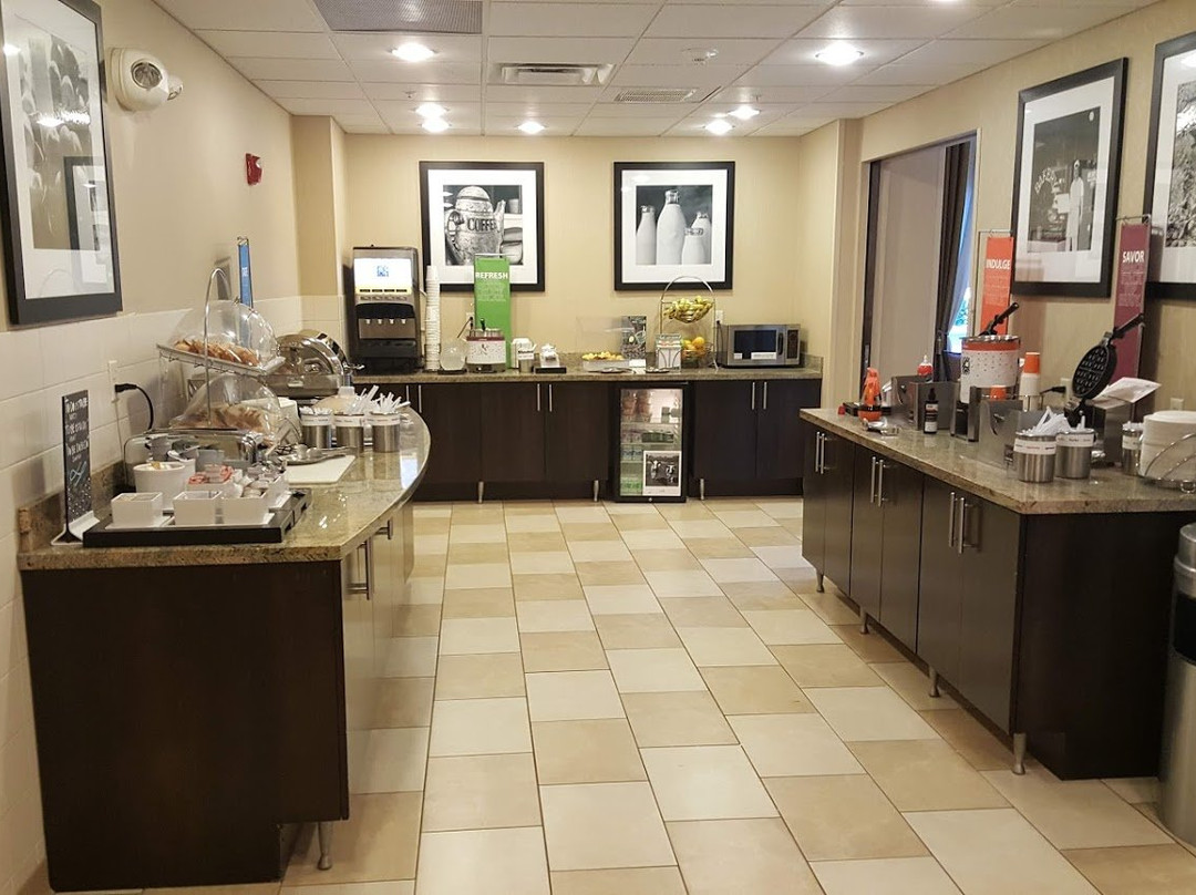 Hampton Inn & Suites Chicago/St. Charles主图