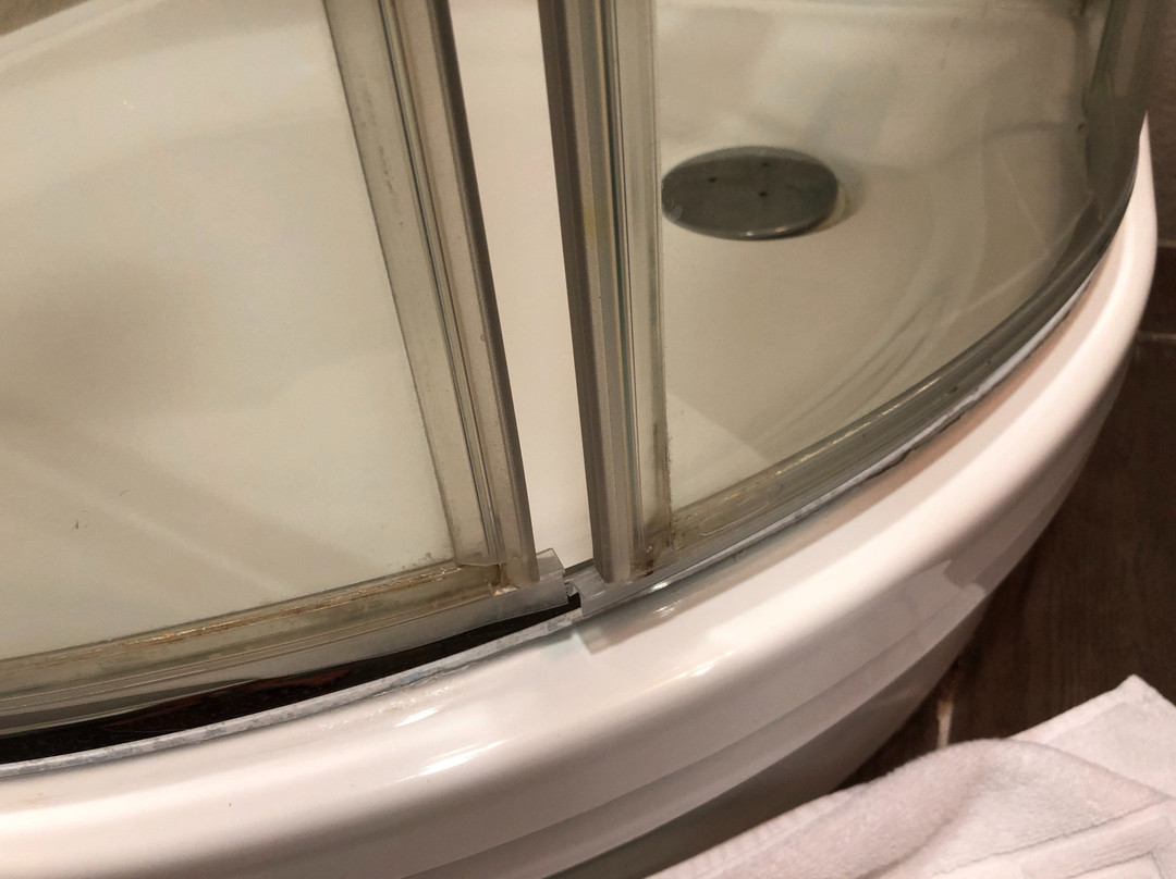 Hotel Golden Lake Resort主图