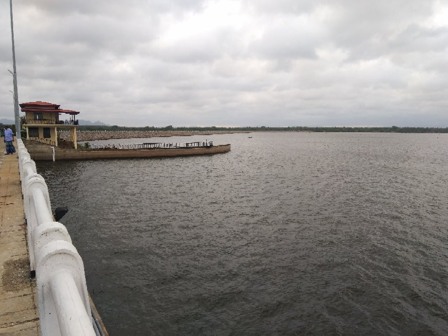 Deduru Oya Reservoir景点图片