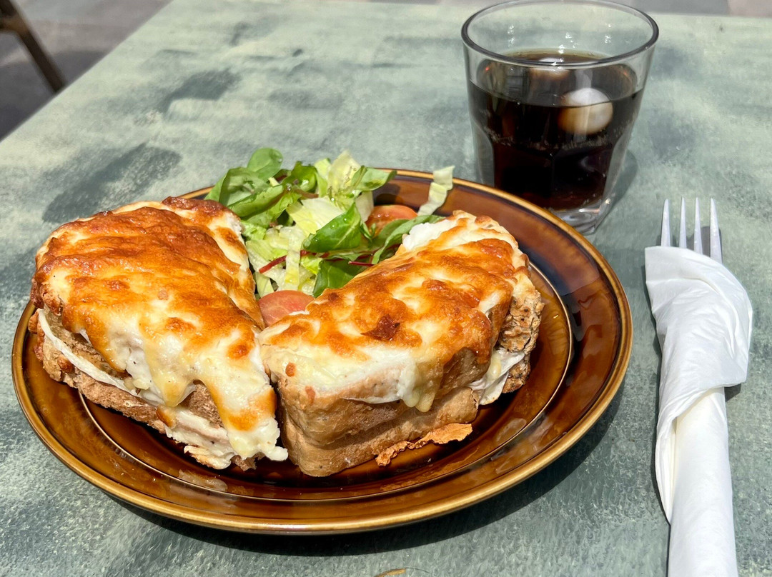 L'Hirondelle Coffee Shop