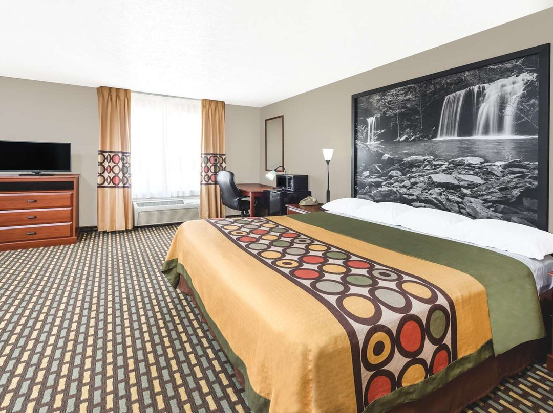 Super 8 by Wyndham Bolivar主图