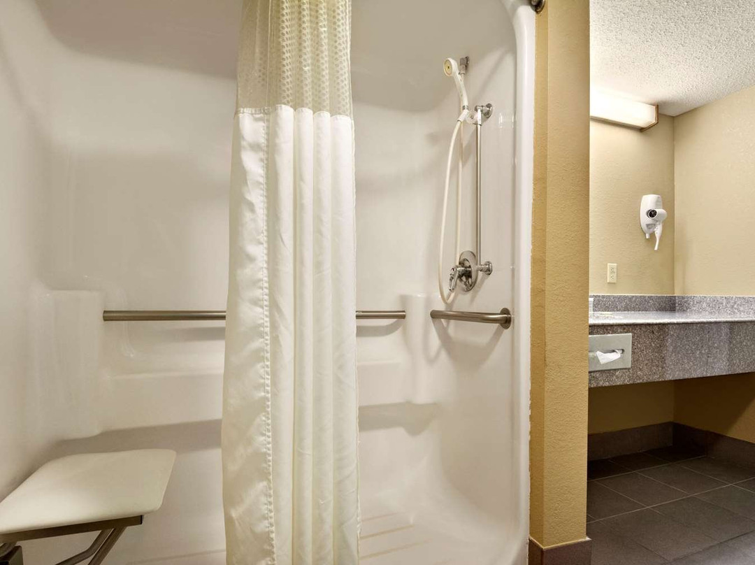 Super 8 by Wyndham Hattiesburg North主图