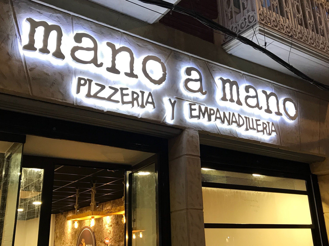 Mano a Mano Cartagena - Pizzería y empanadillería