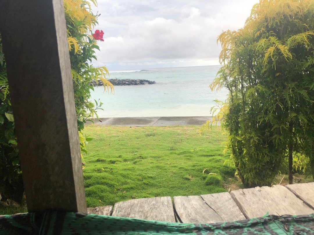 Regina's Beach Fales主图