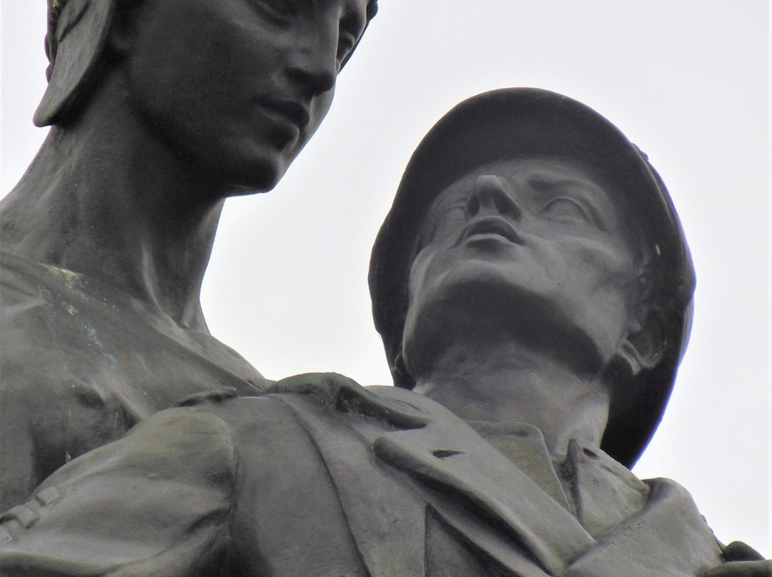 Monument aux morts – La France recevant dans ses bras un soldat blesse景点图片