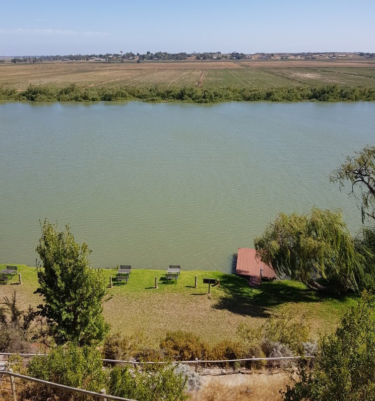 Riverside Hotel主图