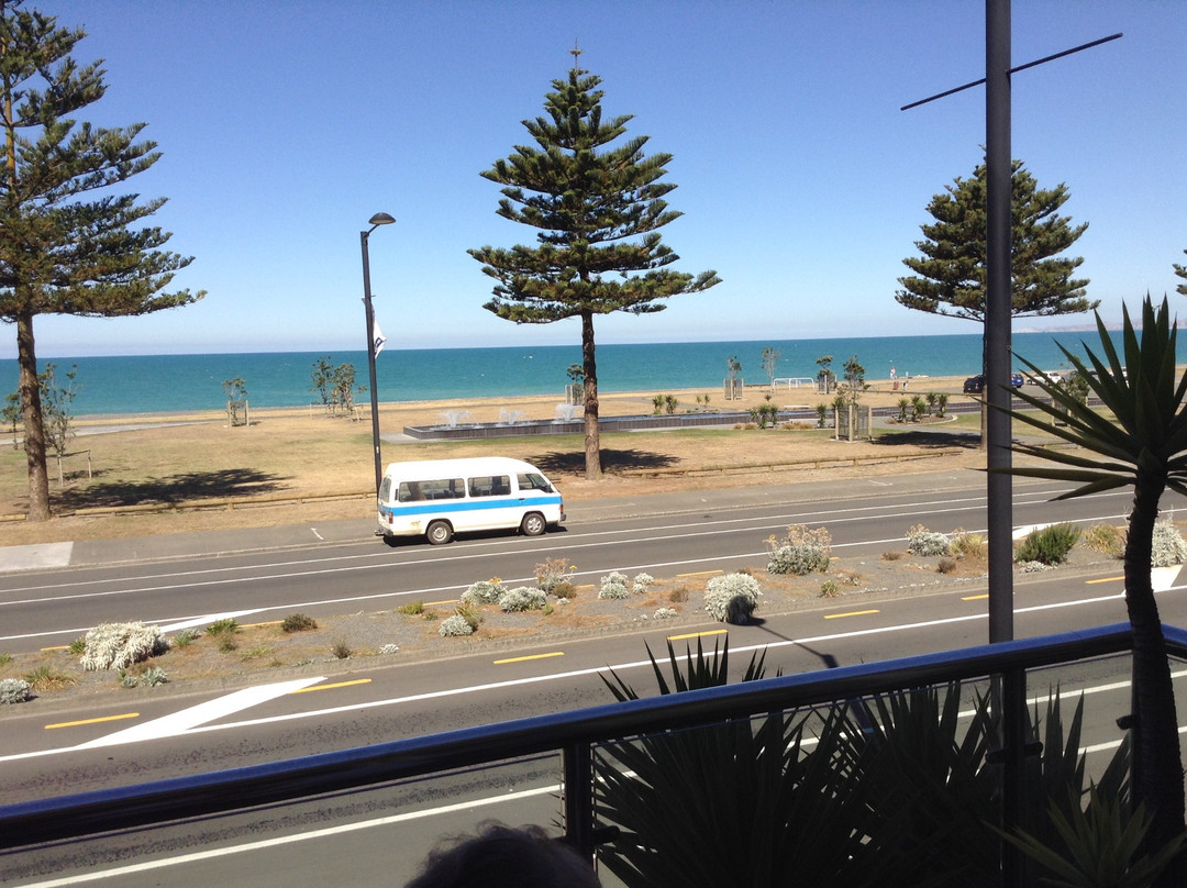 Pebble Beach Motor Inn主图