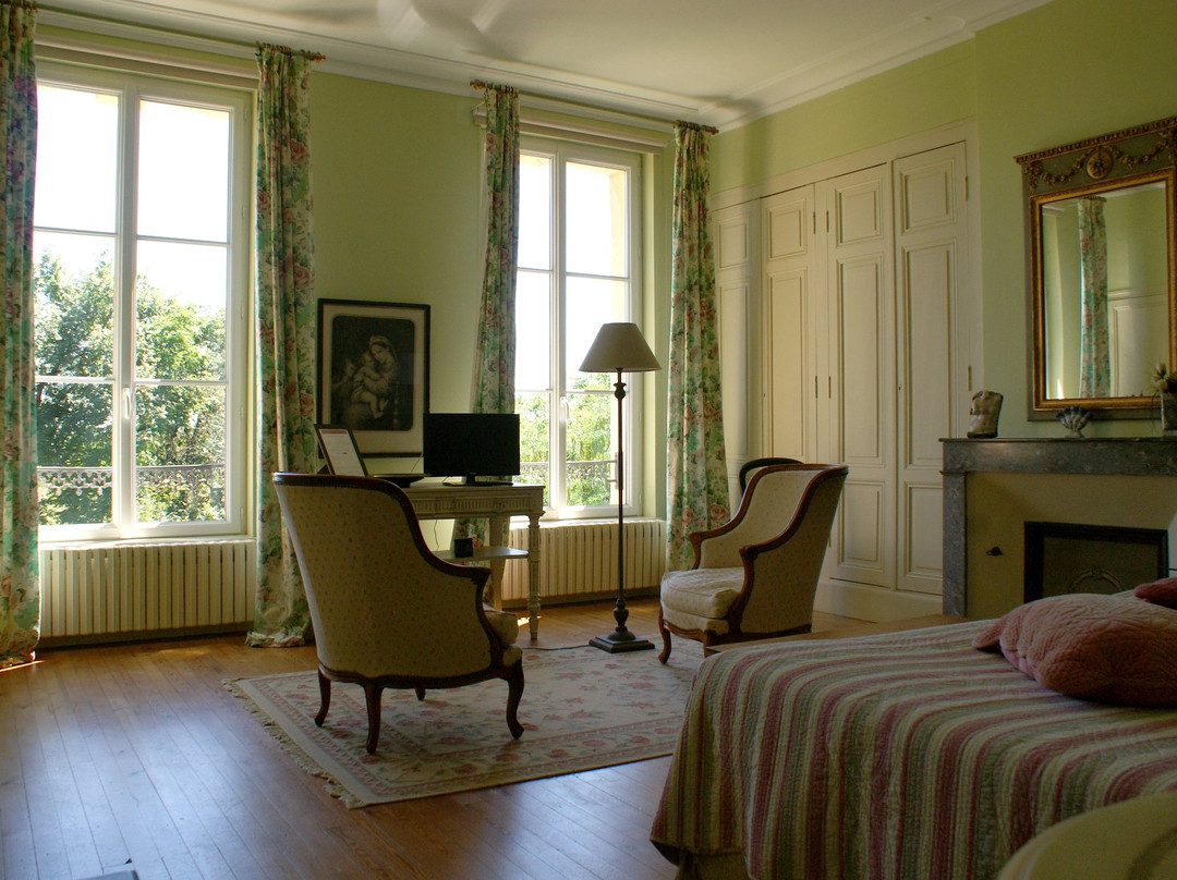 Chateau De Grenier主图