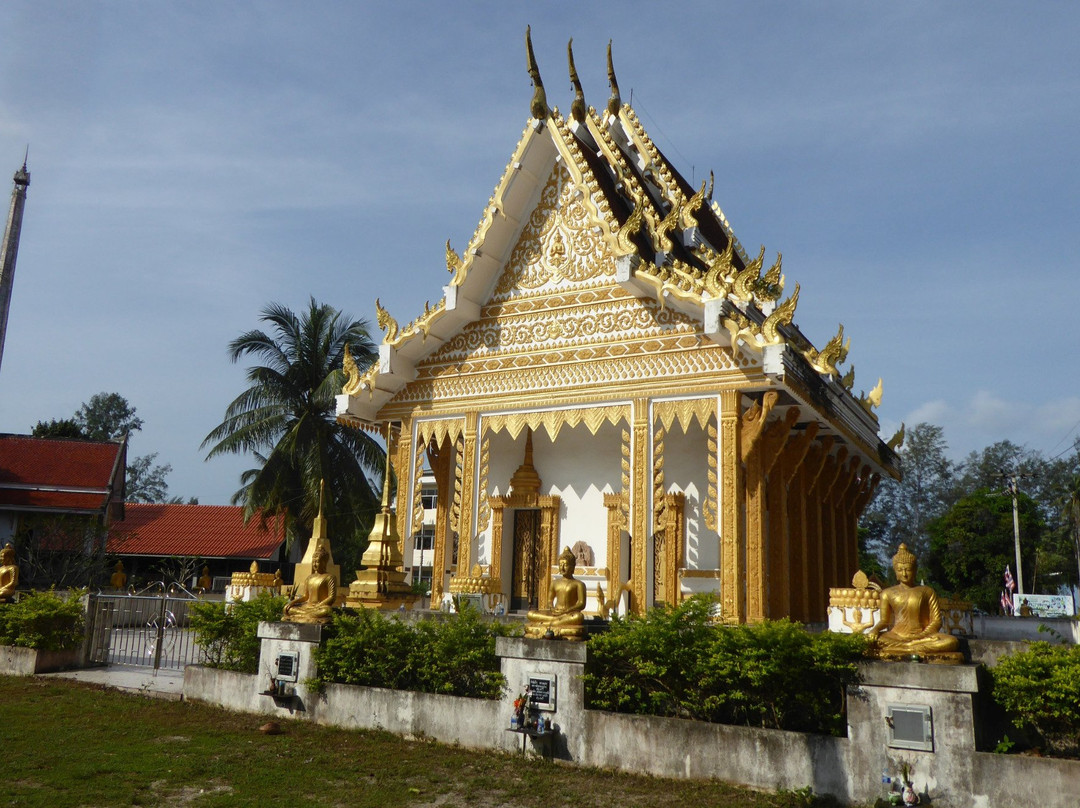 Wat Samut Tharam-利巴诺伊必去景点
