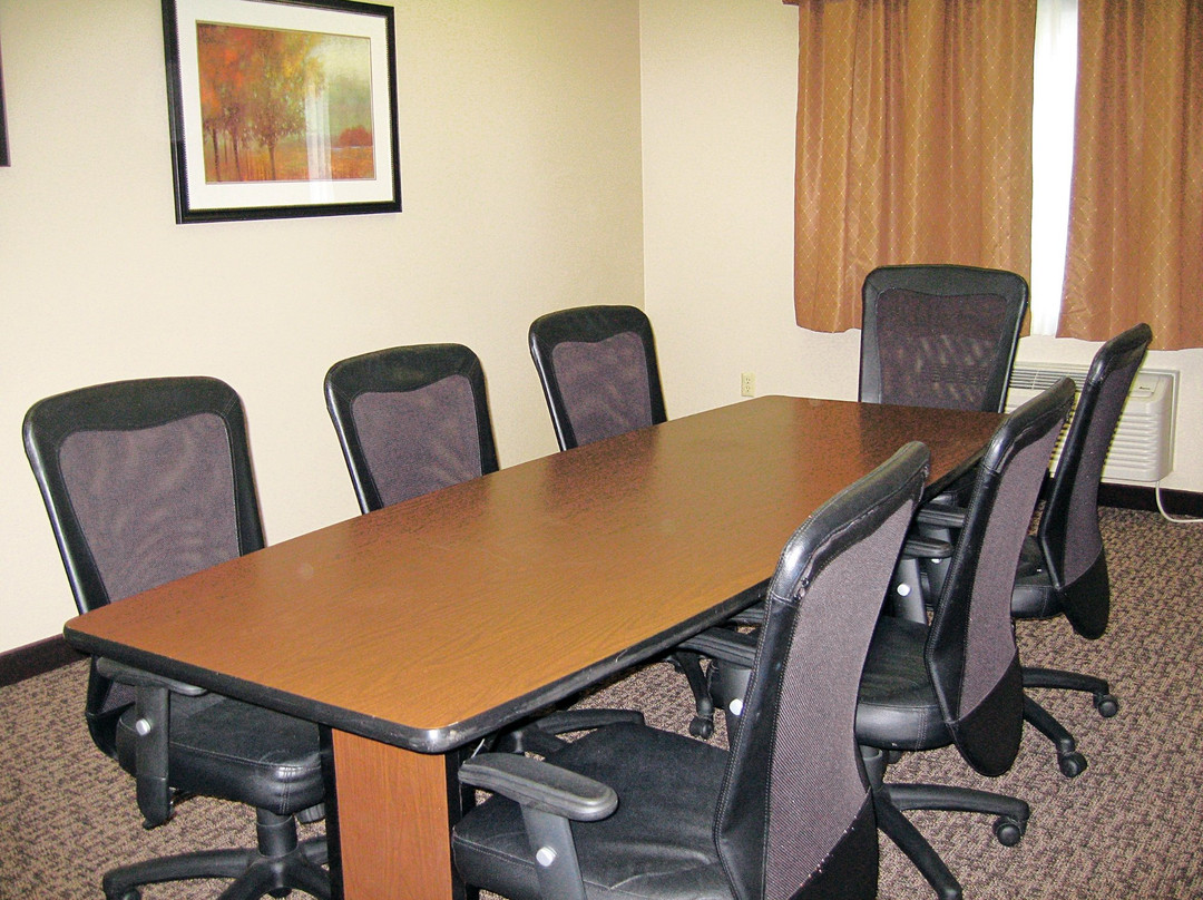 Savanna Inn & Suites主图