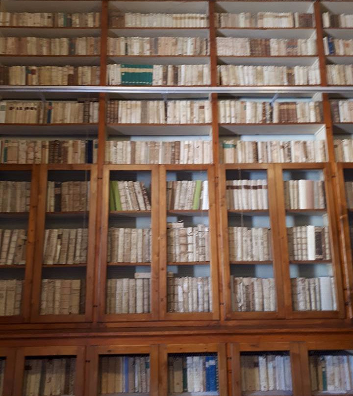 Biblioteca Civica Romolo Spezioli-费尔莫必去景点