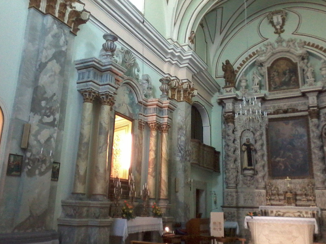 Uggiano Montefusco旅游景点-Chiesa di San Leonardo