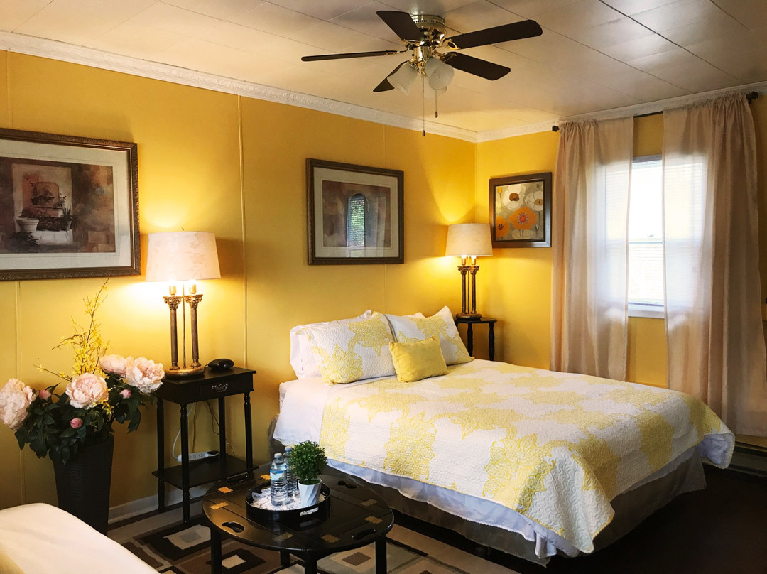 Balsam Lake Boutique Motel主图