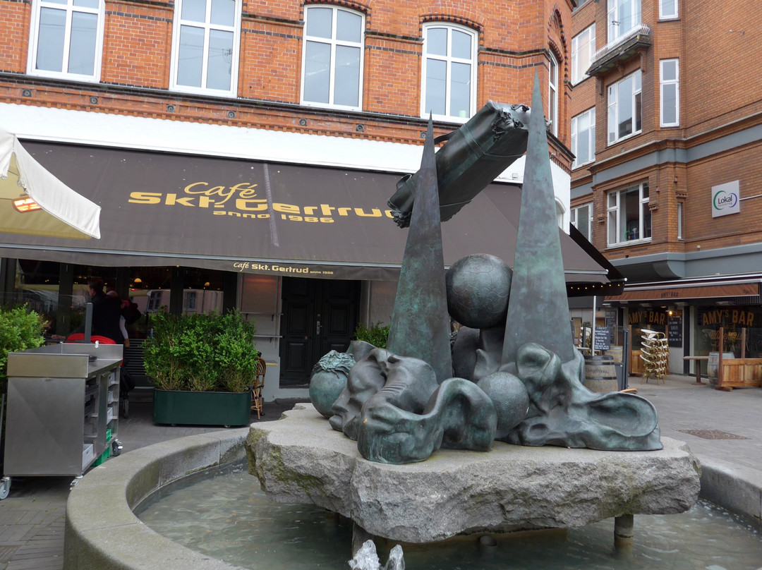 The Flying Suitcase-欧登塞必去景点