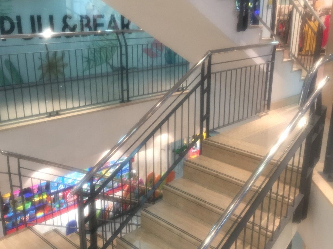 Main Street Shopping Complex-Paola必去景点