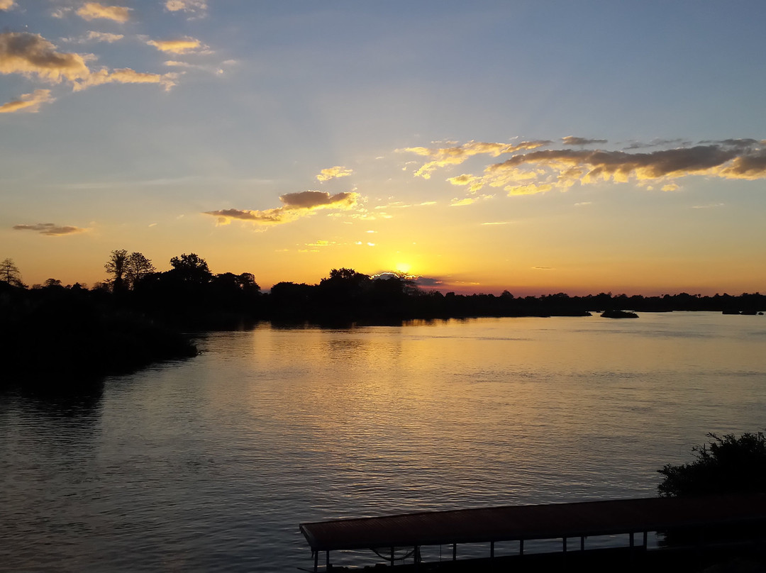 Mr B's Sunset View主图