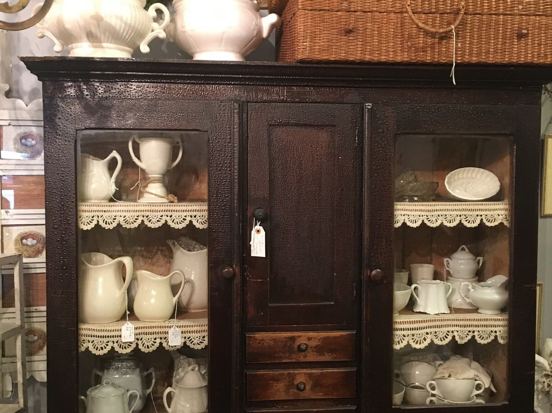 Haupt Antiek Market-Apple Valley必去景点