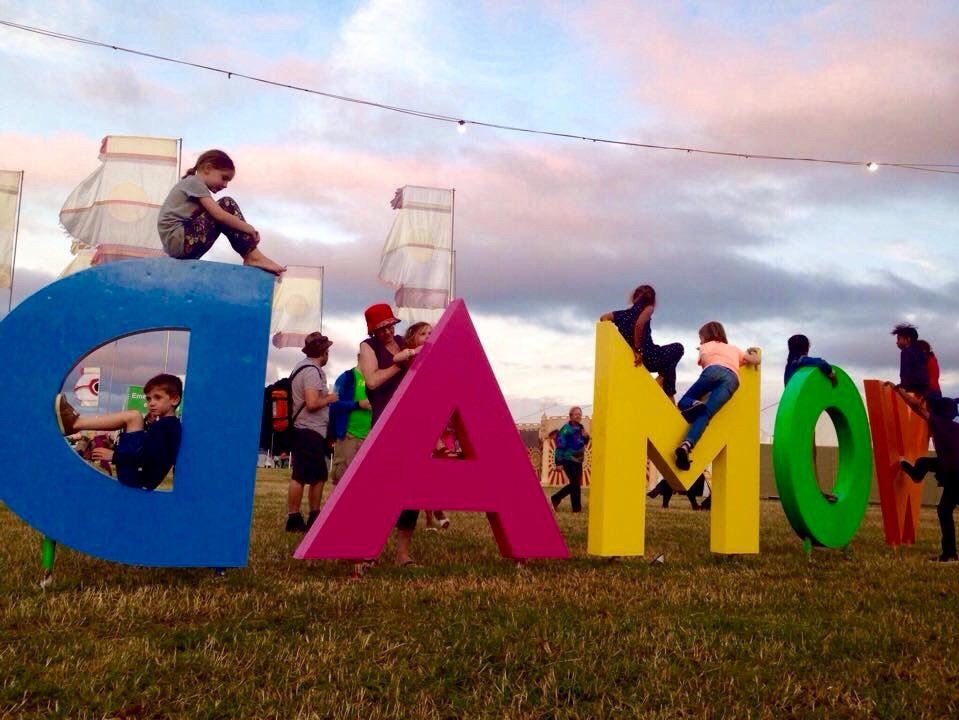 英国世界音乐与舞蹈艺术节 (WOMAD UK Festival)景点图片