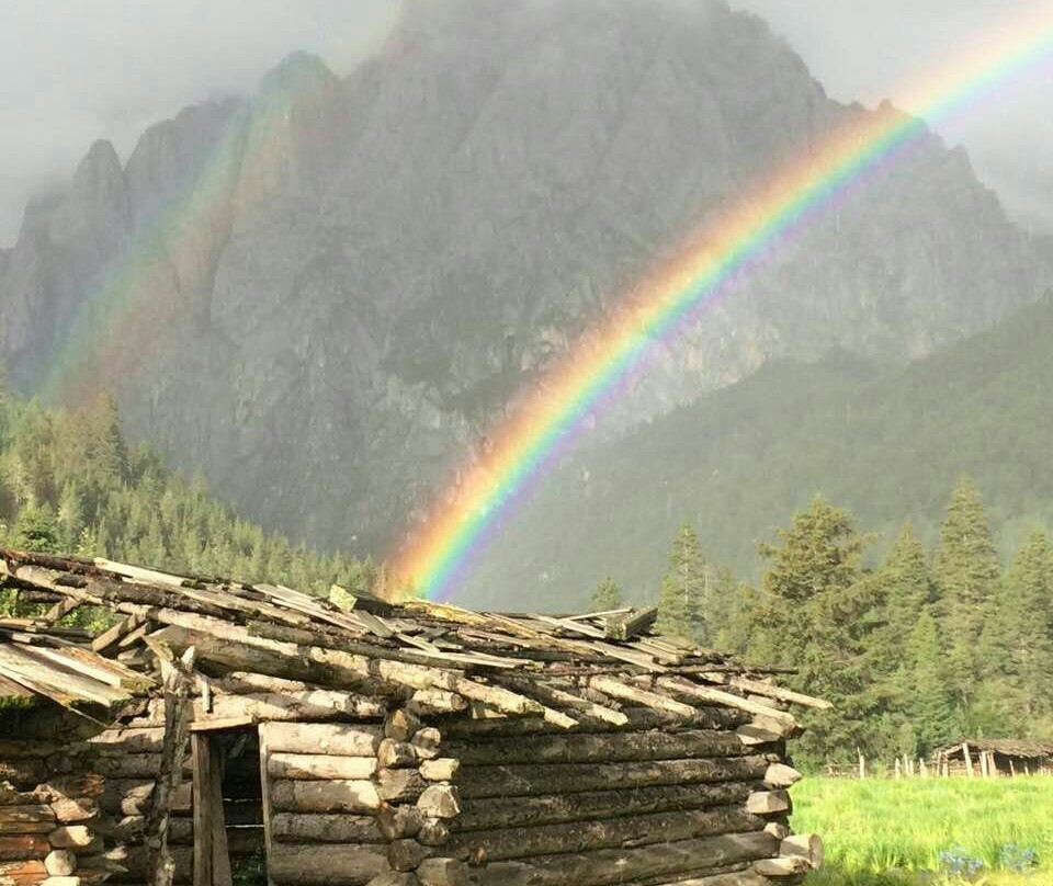 Turtle Mountain Gear & Outfitters-香格里拉县必去景点