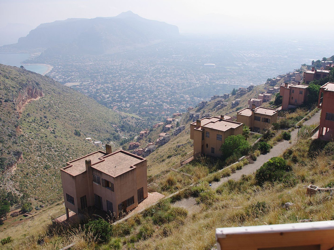 Sferracavallo旅游景点-Pizzo Sella Art Village