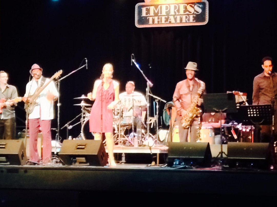 Empress Theatre-瓦列霍必去景点