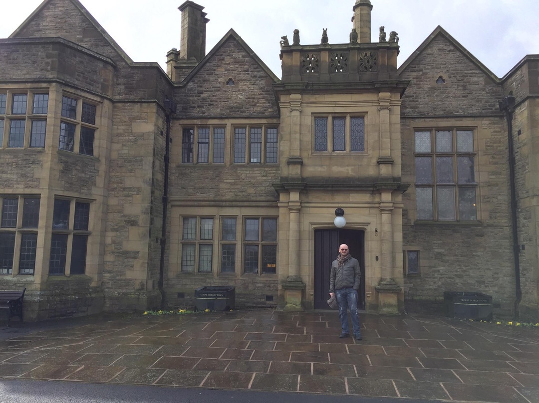 Haworth Art Gallery景点图片