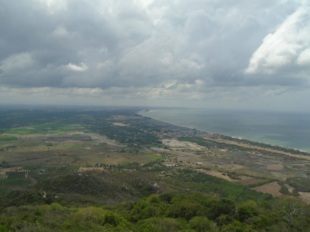 Minh Dam Bases-头顿必去景点