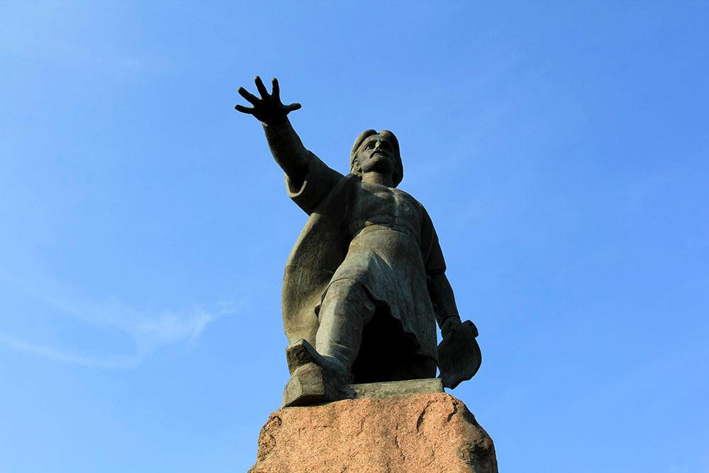 Monument Governor Andrew Dubensky-克拉斯诺亚尔斯克必去景点