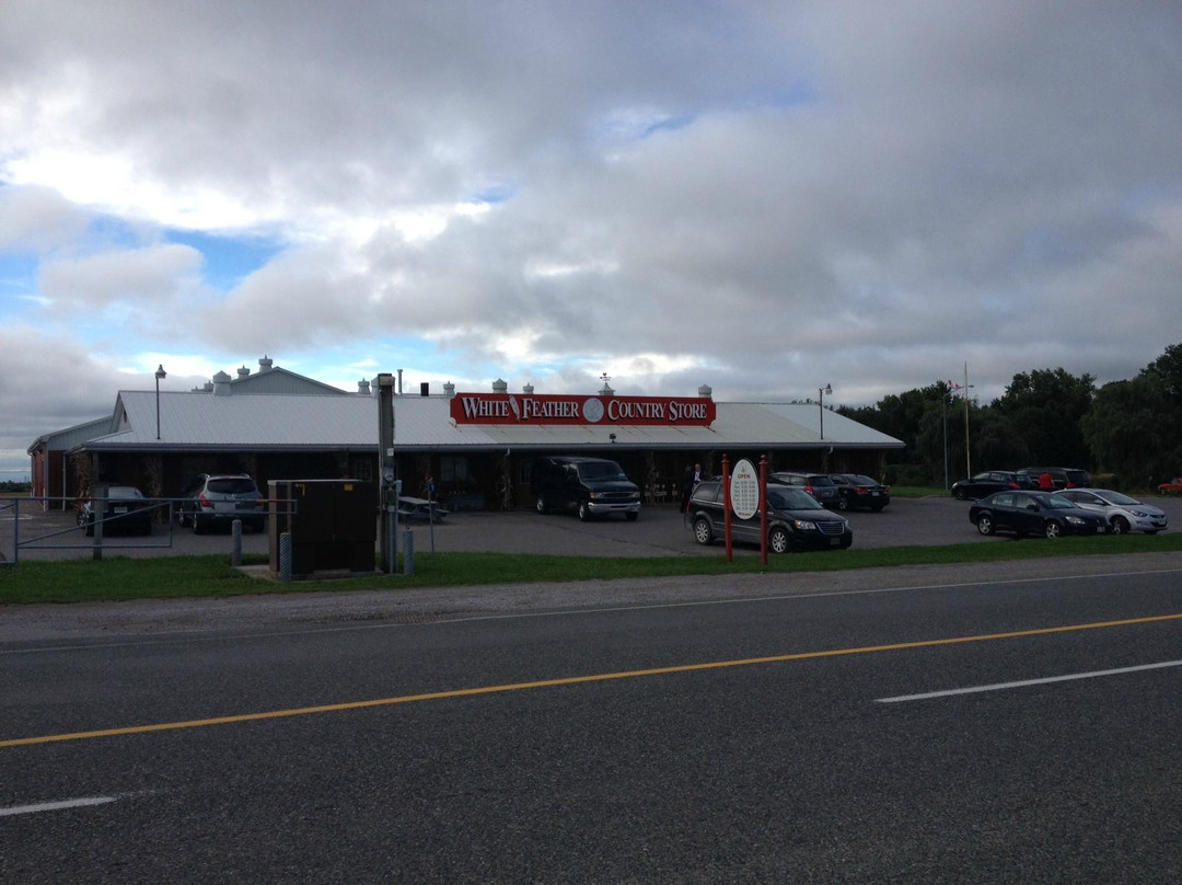 White Feather Country Store-奥沙瓦必去景点