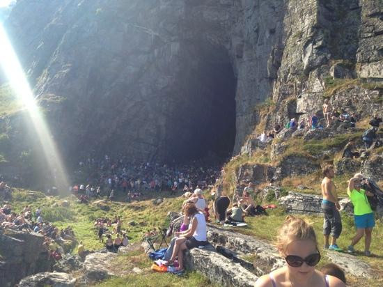 Kirkehelleren Cave-Traena Municipality必去景点