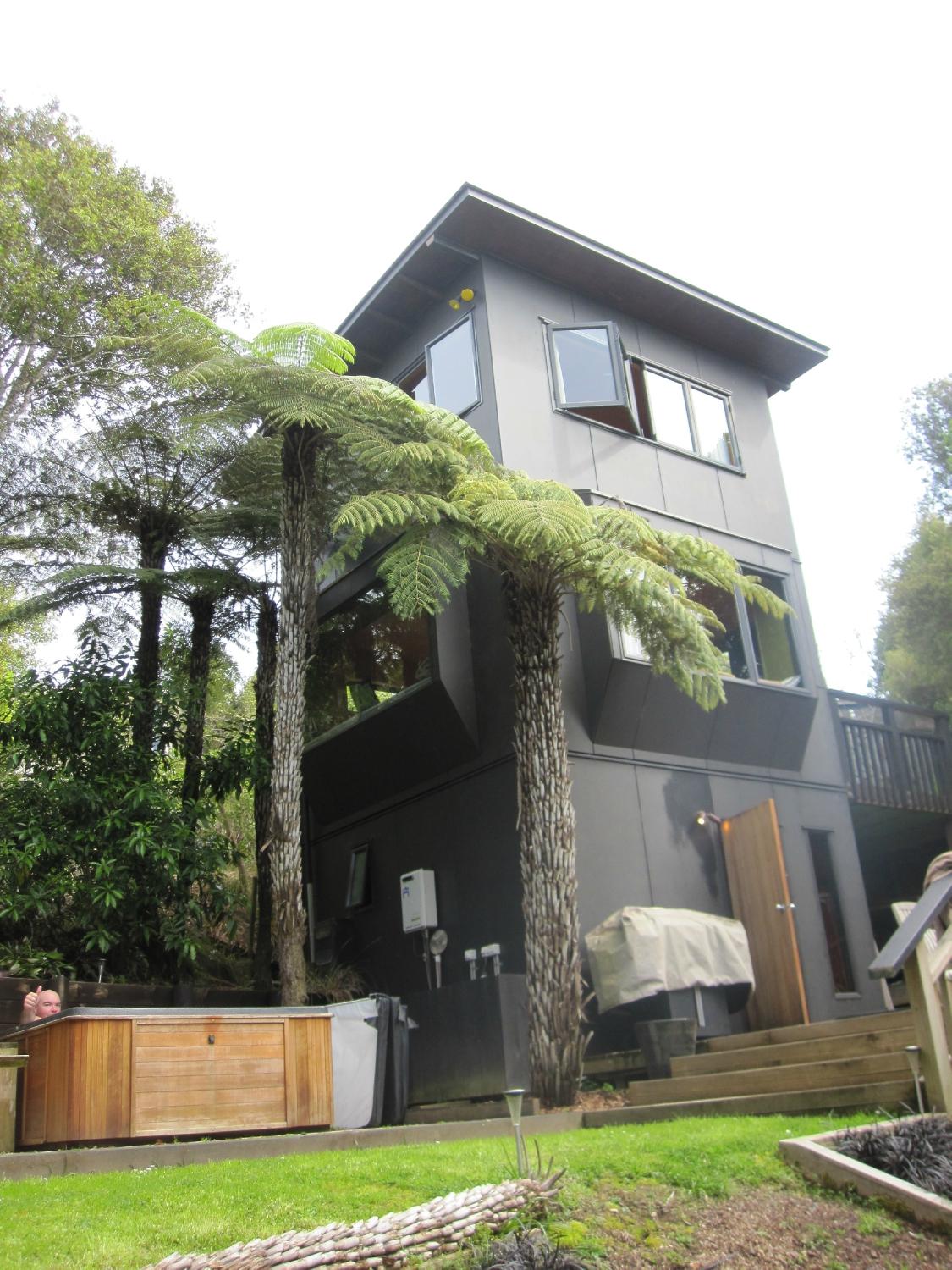 The Treehouse-客卧